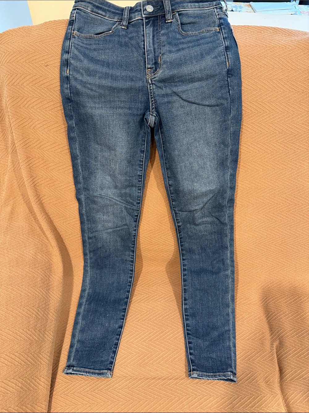 American Eagle Outfitters Women's Blue Skinny Jeans like new size 6 reg
